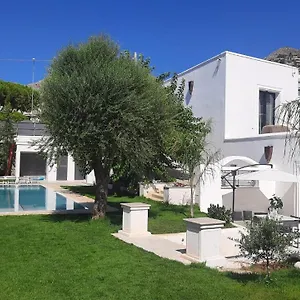 Fondo Appartamento Mondello